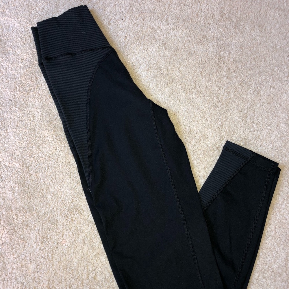 Offline by Arie Black Leggings